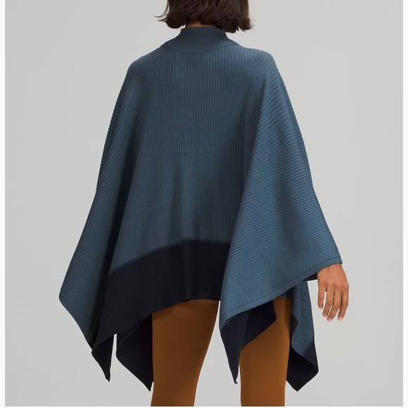 Lululemon On The Go Poncho-One size - Picture 2 of 8